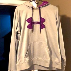 Women’s large Under Armour Sweatshirt